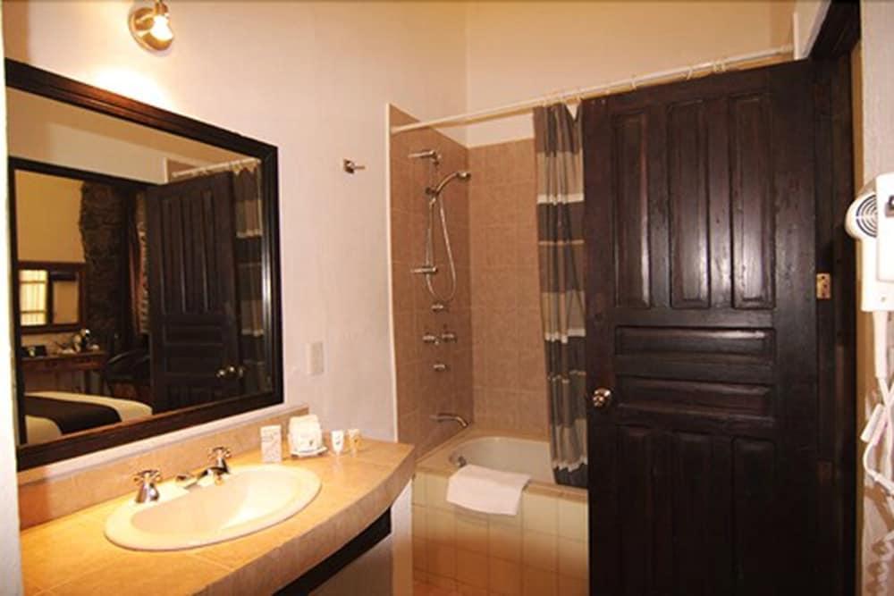 Hotel Villa Del Villar Queretaro Bagian luar foto
