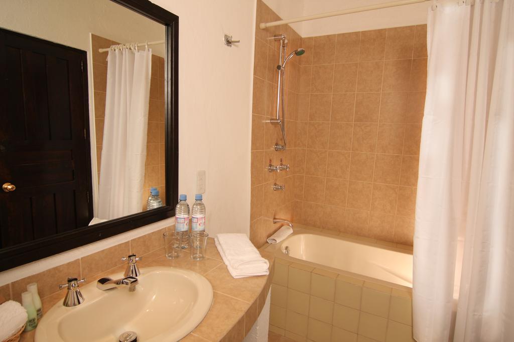 Hotel Villa Del Villar Queretaro Bagian luar foto